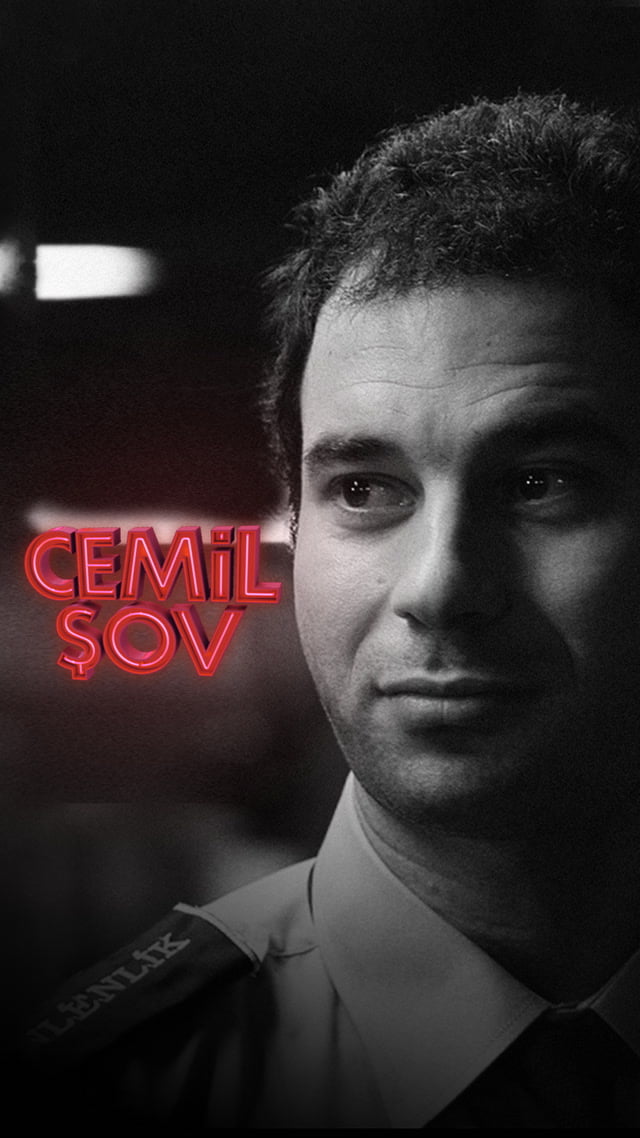 Yönetmenin 2015 yılında izleyiciyle buluşturduğu, oyuncu kadrosunda yine Ozan Çelik ve Alican Yücesoy’un yanı sıra Serkan Keskin ve Salih Kalyon’un yer aldığı kısa metrajlı film, Barış Sarhan’ın vizyonunu gözler önüne serer nitelikteydi. İzleyici için bir çeşit demo sürümü olan kısa film, Sarhan’ın bu sene beyazperdedeki yerini alan uzun metrajlısının gerçekleşmesinde de önemli rol oynadı. Aynı adlı kısa film Gain üzerinden izlenebilir.