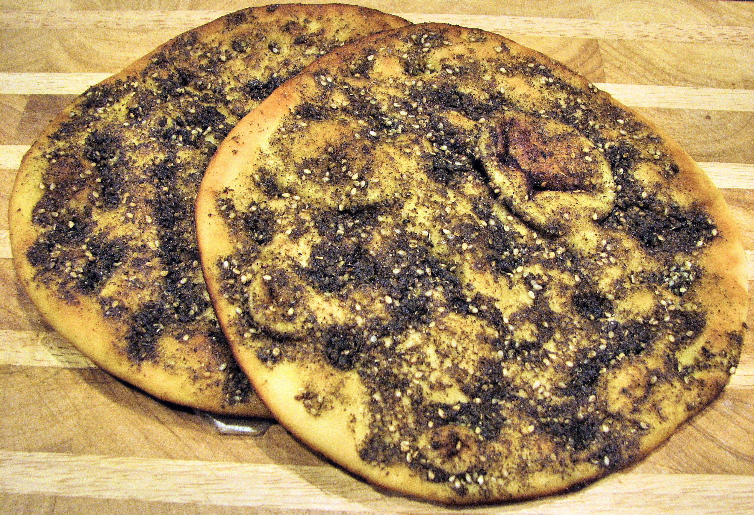 Israeli zaatar manakeesh/Wiki