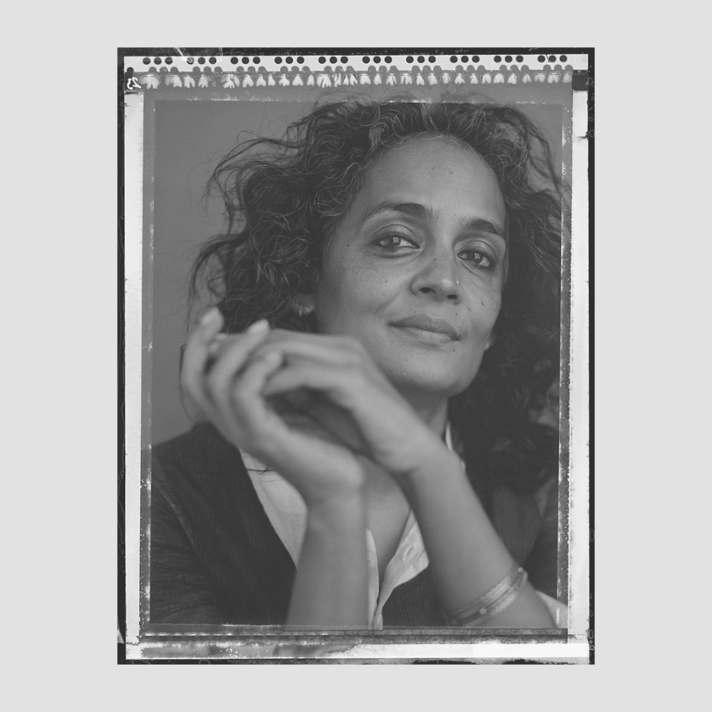 Küçük şeylerin Tanrısı Arundhati Roy Karnavalesk